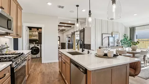 Kitchen - 2719 Echinacea Path, Converse, TX 78109 photo 2 of 5