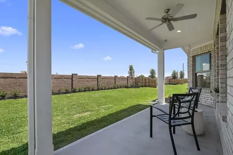 Exterior - 5934 Texas Sun Dr, Fulshear, TX 77441 photo 4 of 4