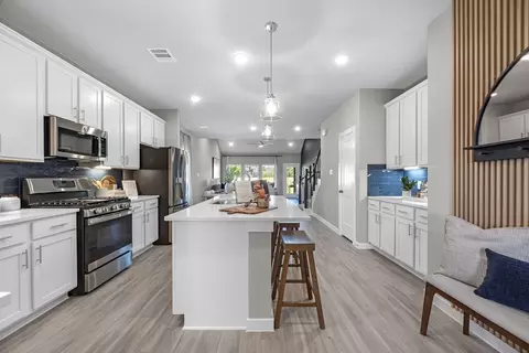 Kitchen - 5934 Texas Sun Dr, Fulshear, TX 77441 photo 3 of 5