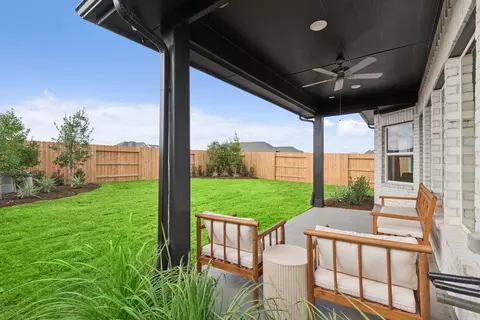 Exterior - 5934 Texas Sun Dr, Fulshear, TX 77441 photo 4 of 7