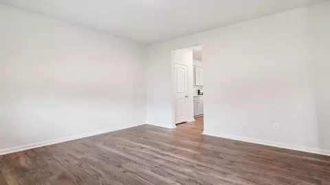 Living - 5215 Corolla Dr, Suffolk, VA 23435 photo 2 of 9