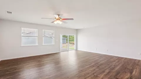 Living - 5215 Corolla Dr, Suffolk, VA 23435 photo 4 of 9