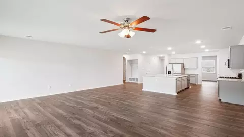 Living - 5215 Corolla Dr, Suffolk, VA 23435 photo 5 of 9