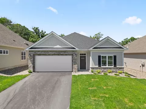 10430 Glenbrook Ave S, Cottage Grove, MN 55016