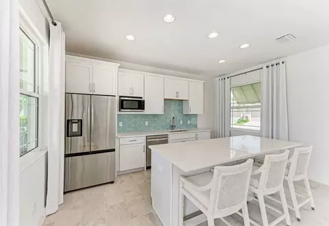 Kitchen - 4085 Golden Creek Ter, Parrish, FL 34219 photo 5 of 19