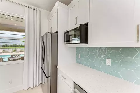 Kitchen - 4085 Golden Creek Ter, Parrish, FL 34219 photo 6 of 19