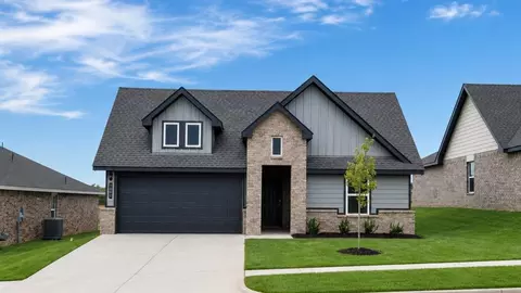 5000 Maleah Ave, Noble, OK 73068
