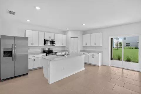 Kitchen - 3616 Ambersweet Xing, Parrish, FL 34219 photo 1 of 3