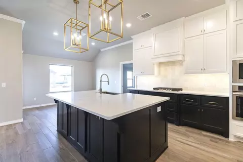 Kitchen - 8701 Stark St, Arcadia, OK 73007 photo 8 of 21