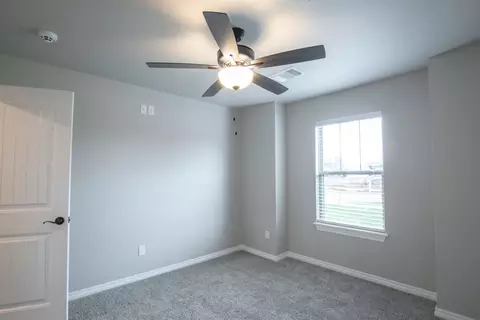 Bedroom - 8701 Stark St, Arcadia, OK 73007 photo 8 of 14