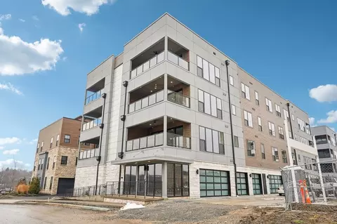 2842 Gunnison Dr UNIT 404, Columbus, OH 43228