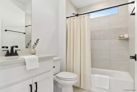 Bath - 12612 Audubon Trl, Rowlett, TX 75089 photo 6 of 12