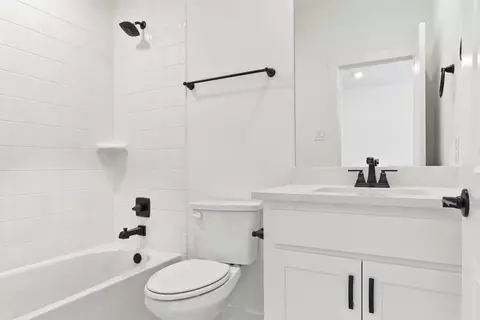 Bath - 12612 Audubon Trl, Rowlett, TX 75089 photo 8 of 12
