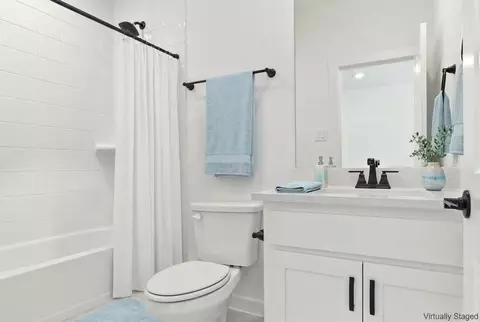 Bath - 12612 Audubon Trl, Rowlett, TX 75089 photo 9 of 12