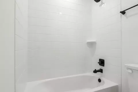 Bath - 12612 Audubon Trl, Rowlett, TX 75089 photo 10 of 12
