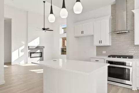 Kitchen - 12612 Audubon Trl, Rowlett, TX 75089 photo 3 of 8