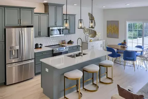 2482 Spring Water Cir, Lancaster, PA 17601