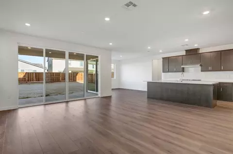 Living - 15879 Cleary Ct, Lathrop, CA 95330 photo 4 of 10