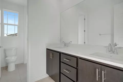 Bath - 15879 Cleary Ct, Lathrop, CA 95330 photo 5 of 18