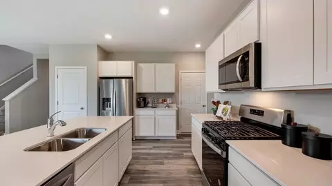 Kitchen - 1083 Shoreview Dr, Jordan, MN 55352 photo 2 of 6