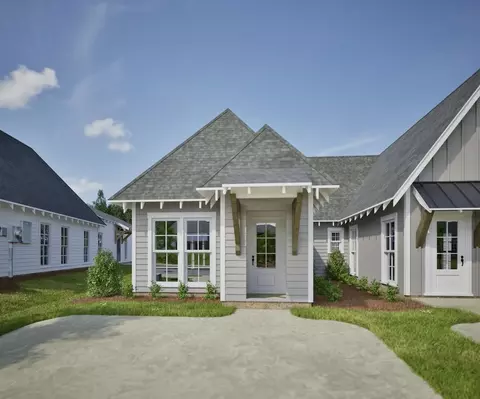 1289 Woodland Cir, Opelika, AL 36801