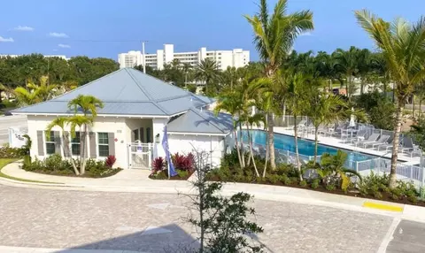 View/Area - 100 Royal Palm Cir, Tequesta, FL 33469 photo 6 of 13