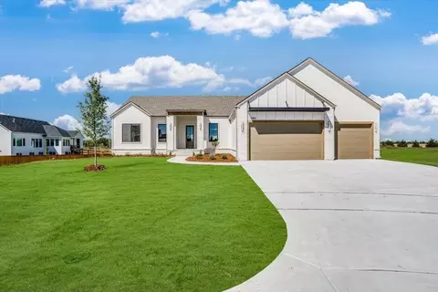 4790 Ridgeport, Wichita, KS 67205