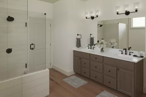 Bath - 3801 Circollo Dr, Covington, KY 41017 photo 1 of 2