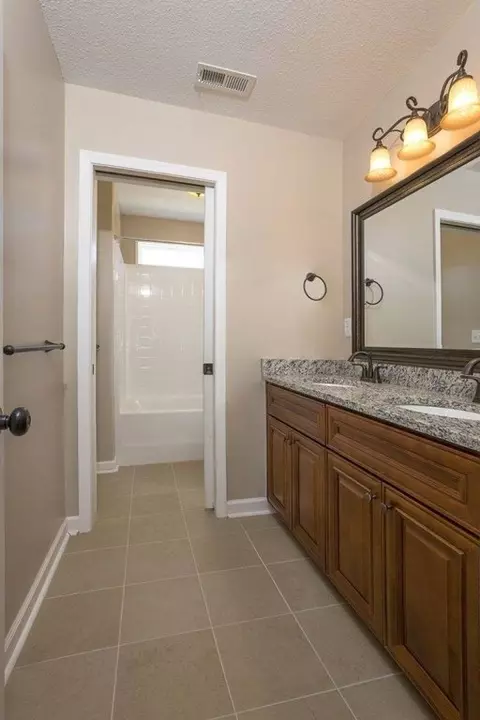 Bath - 234 Hall Rd, Hampton, VA 23664 photo 5 of 5