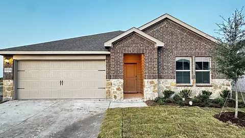 220 Van Horn Dr, Terrell, TX 75160