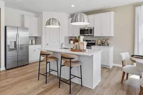 Kitchen - 1000 Dawsons Dr, Hebron, OH 43025 photo 1 of 2