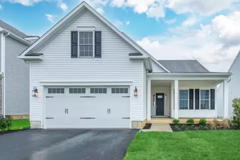 3 Sunflower Dr, Manalapan, NJ 07726
