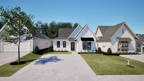 100 Firefly Ln, Opelika, AL