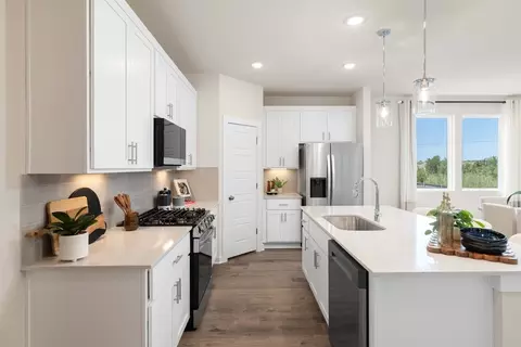 Kitchen - 11312 Comano Dr, Austin, TX 78747 photo 5 of 5