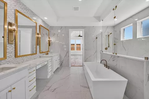 Bath - 4100 Meander Way, Prosper, TX 75078 photo 4 of 4