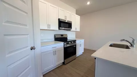 Kitchen - 508 S Cherry St, Beebe, AR 72012 photo 2 of 6