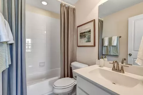 Bath - 910 Shooting Star Dr, Prosper, TX 75078 photo 3 of 10