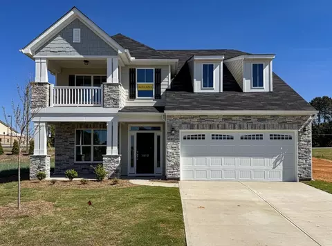 1813 Betsy Ross Dr, Moore, SC 29369