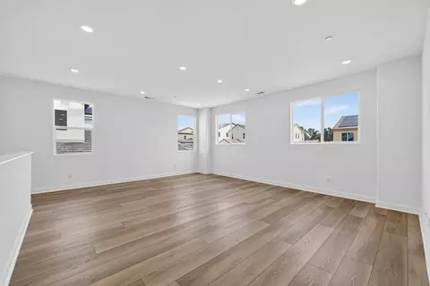 Living - 122 Alethea Way, Oceanside, CA 92057 photo 1 of 2