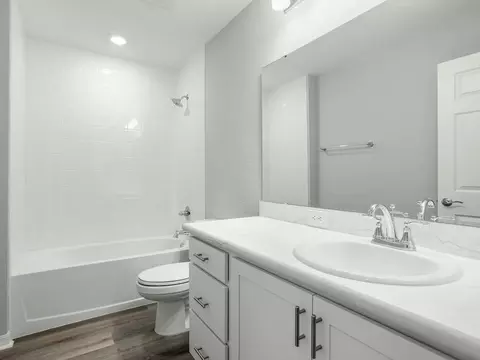 Bath - 596 SW 77th Cir, Ocala, FL 34474 photo 2 of 4