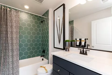 Bath - 9894 Obin Ln, Waldorf, MD 20601 photo 2 of 12