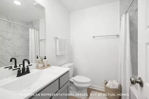 Bath - 822 Ridgewood Cliffs Ct, Willis, TX 77378 photo 2 of 2
