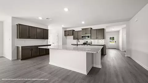 Kitchen - 35530 Evers Dr, Denham Springs, LA 70706 photo 2 of 4