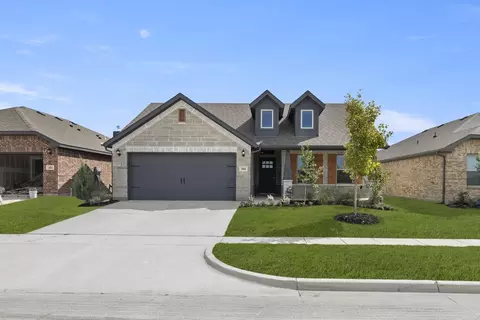 104 Hydrangea Dr, Terrell, TX 75160