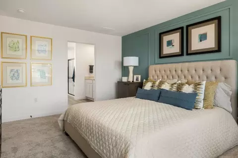 Bedroom - 4033 E Oakridge Ave, Visalia, CA 93292 photo 1 of 4