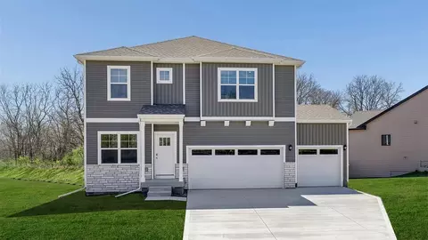 1013 Chayse St SW, Bondurant, IA 50035