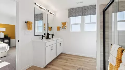 Bath - 22205 E 6th Ave, Aurora, CO 80018 photo 1 of 2