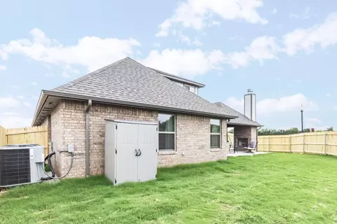 Exterior - 5601 Junipero Dr, Mustang, OK 73064 photo 43 of 52