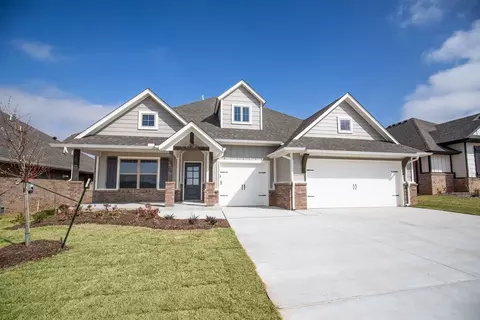 5601 Junipero Dr, Mustang, OK 73064