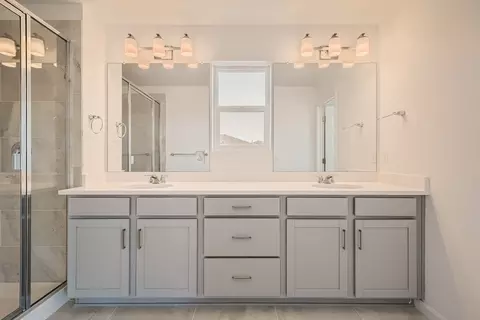 Bath - 3402 N Buchanan Way, Aurora, CO 80019 photo 2 of 4